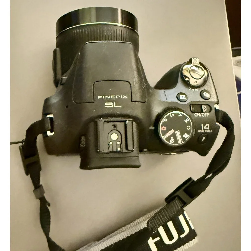 FUJIFILM FinePix SL300 14MP 30x Zoom Camera Tested Battery Charger SD Card